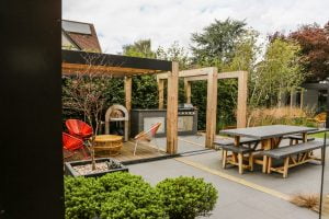 Innovative garden layout with outdoor kitchen